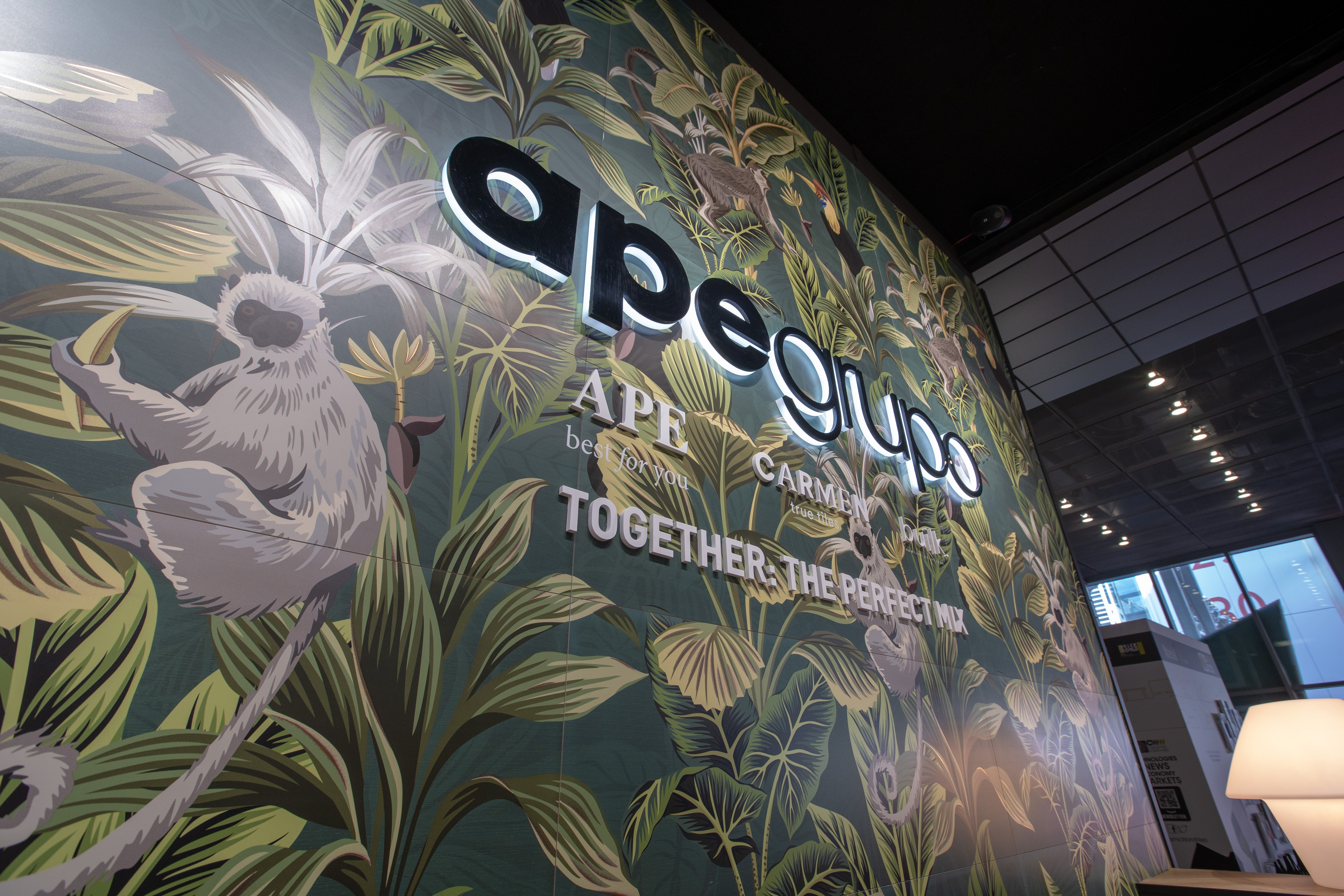 Recepción del estand de APE Grupo en Italia